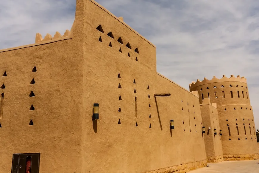 An example of the modern architecture in the traditional Arabic style common in Saudi Arabia.